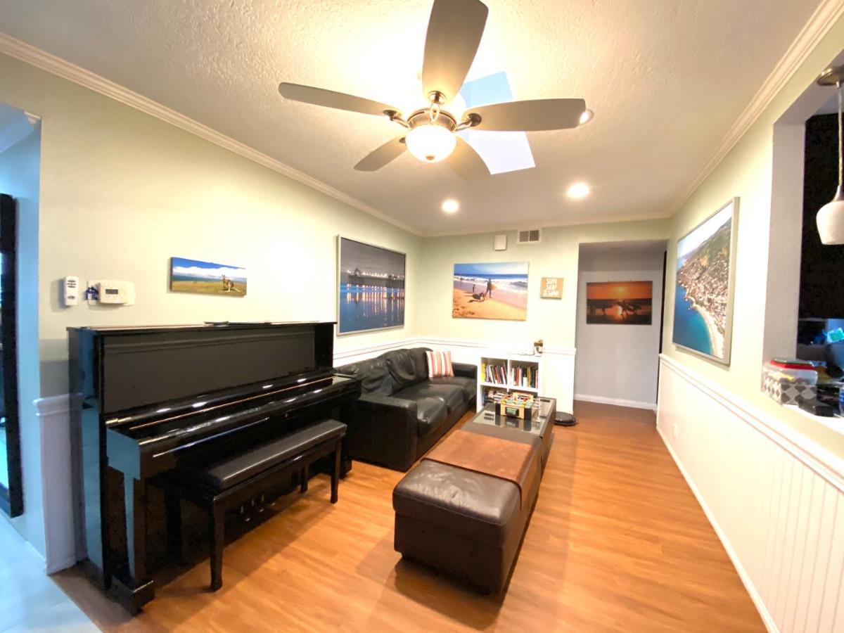 Costa Mesa Homestay - Private Rooms With 2 Shared Baths And Hosts Onsite المظهر الخارجي الصورة