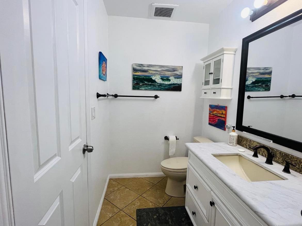 Costa Mesa Homestay - Private Rooms With 2 Shared Baths And Hosts Onsite المظهر الخارجي الصورة