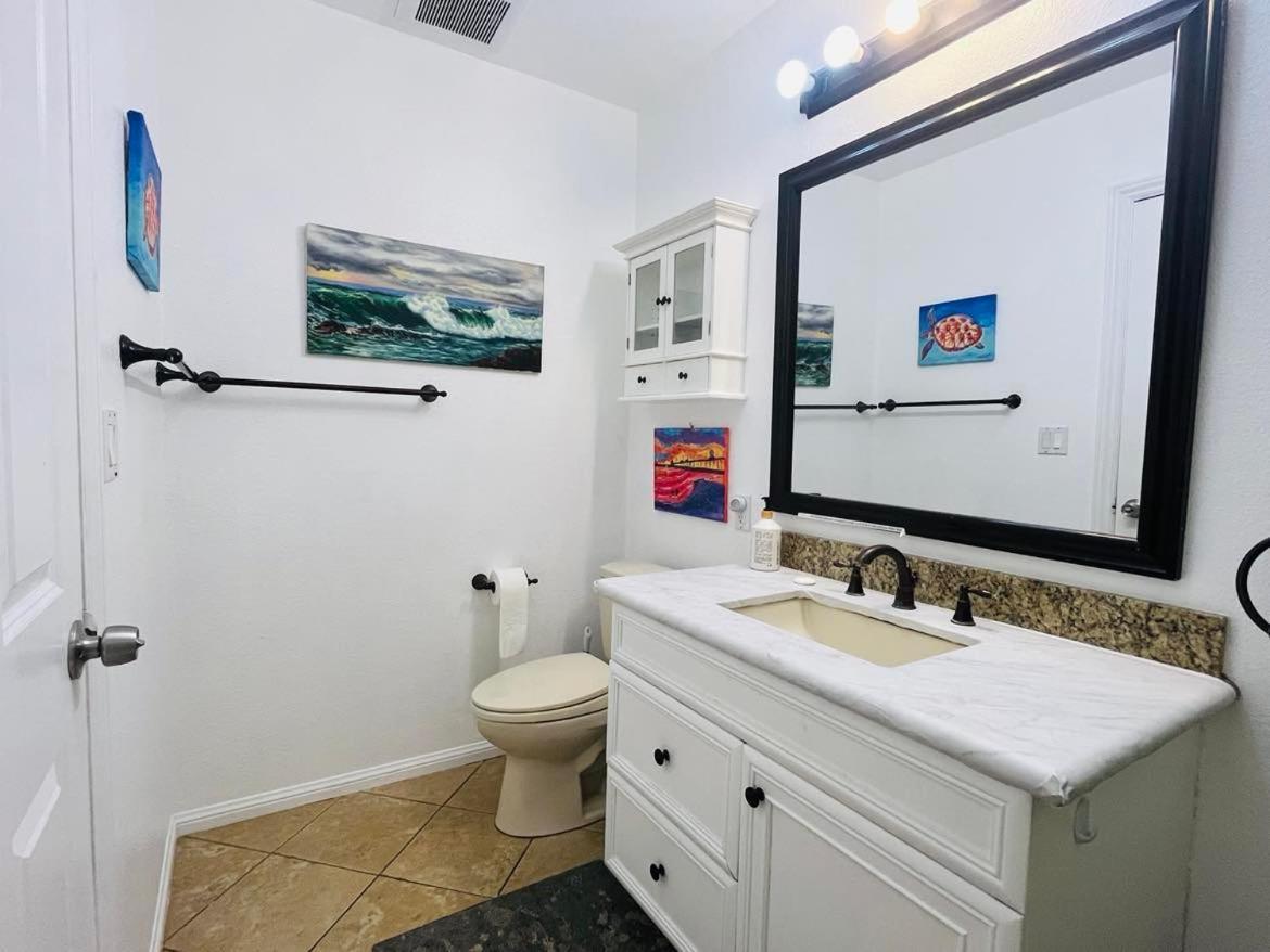 Costa Mesa Homestay - Private Rooms With 2 Shared Baths And Hosts Onsite المظهر الخارجي الصورة