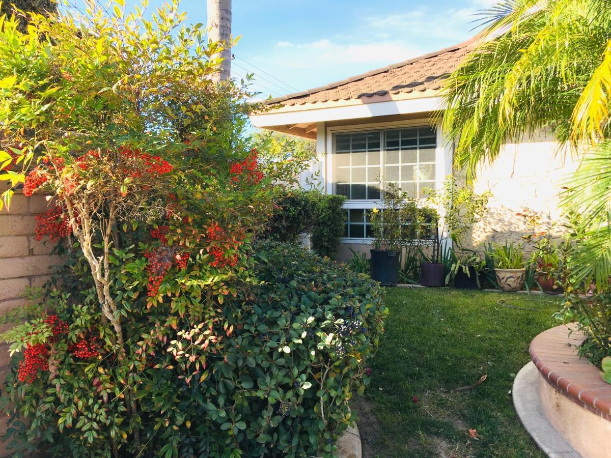 Costa Mesa Homestay - Private Rooms With 2 Shared Baths And Hosts Onsite المظهر الخارجي الصورة
